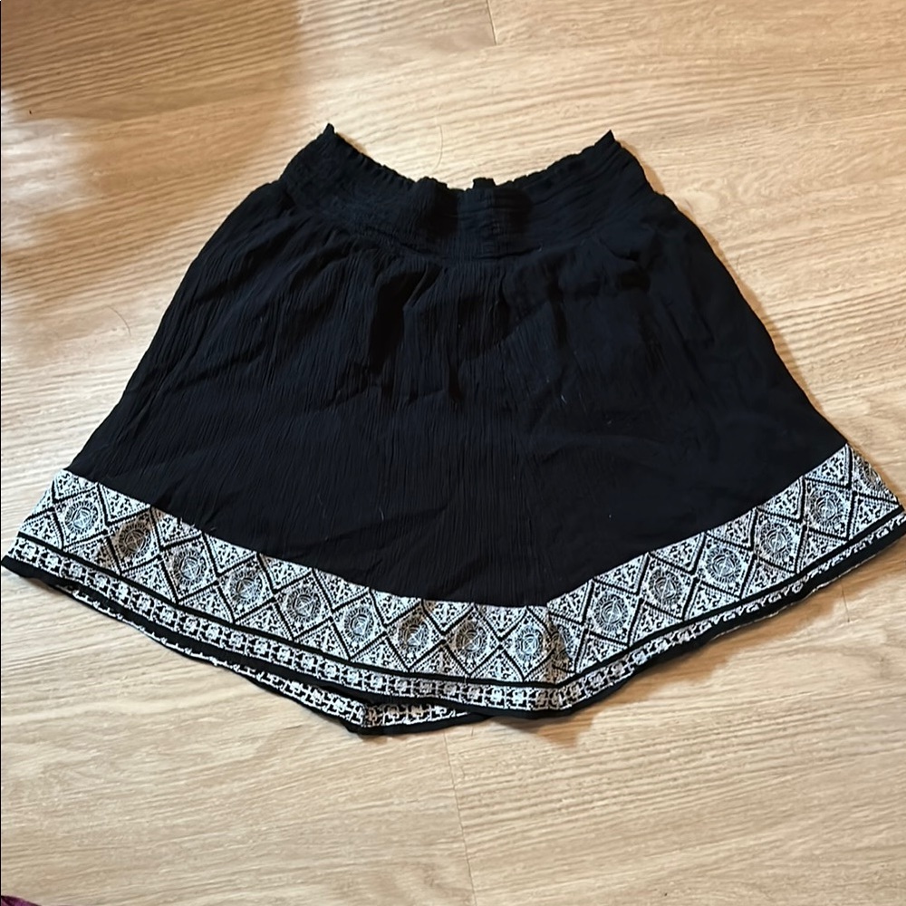 Old Navy Black and White Skater Mini Skirt